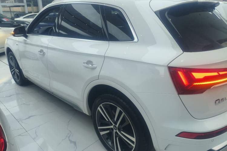 Used Audi Q5L 2022 40T Fashionable and Dynamic Model
