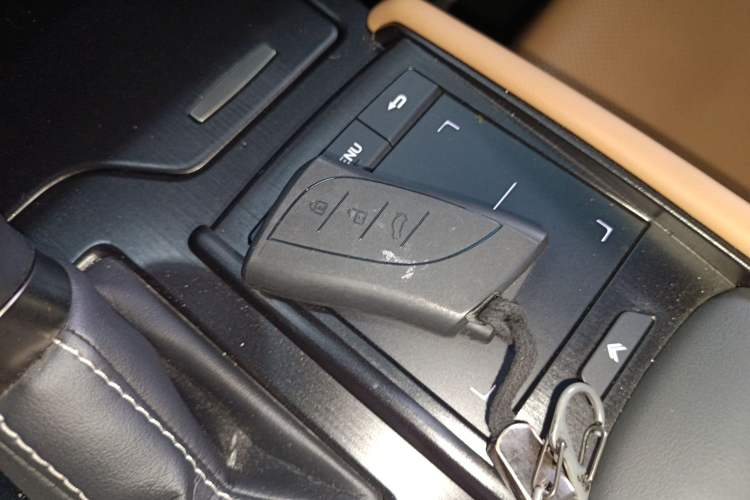 Used Lexus ES 2020 260 Excellence Edition
