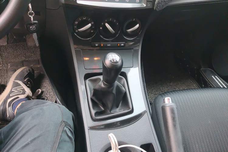 Used Mazda 3 2015 Hatchback 1.6L Manual Comfort Edition Gear Lever