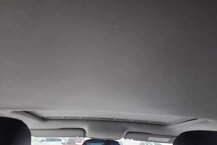 Used Volkswagen Jetta 2015 1.6L Manual Comfort Model Headliner