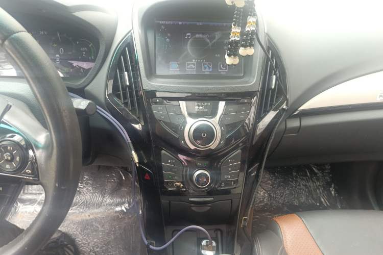 Used BYD Qin New Energy 2015 1.5T Dual-Crown Flagship Plus Edition