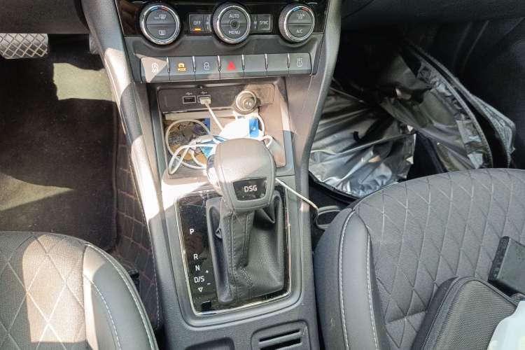 Used Skoda Karoq 2018 TSI280 Luxury Edition China V Standard Gear Lever