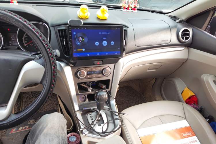 Used Venucia T70 2015 2.0L CVT Smart Edition
