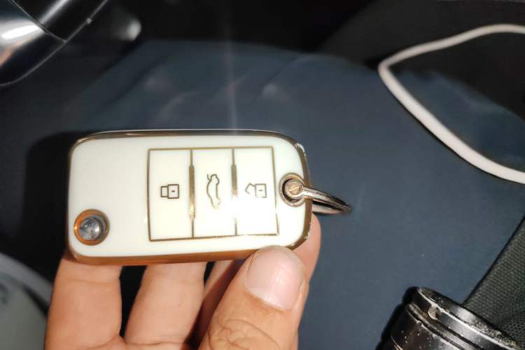 Used Roewe RX5 New Energy 2017 eRX5 50T Hybrid Connected Prestige Flagship Edition
