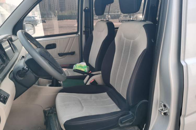 Used CHANGAN KUAYUE Xing V3 2023 1.5L Gasoline Standard Model 5-Seater Passenger Vehicle Left Front Seat