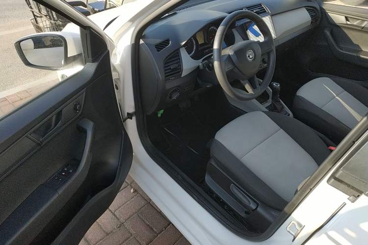 Used Skoda Fabia 2016 1.4L Automatic Car Enjoy Edition