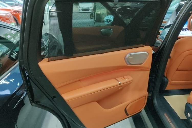 Used Lynk & Co 900 2025 1.5T Ultra
