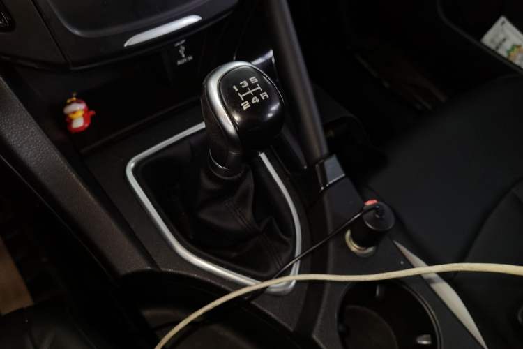 Used Dongfeng Aeolus AX7 2015 2.0L Manual Zhiyi Trim Gear Lever