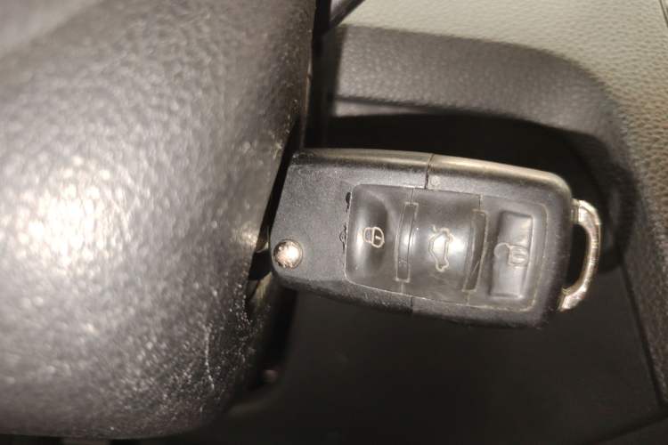 Used Volkswagen Santana 2015 1.6L Manual Fashion Edition Interior 1