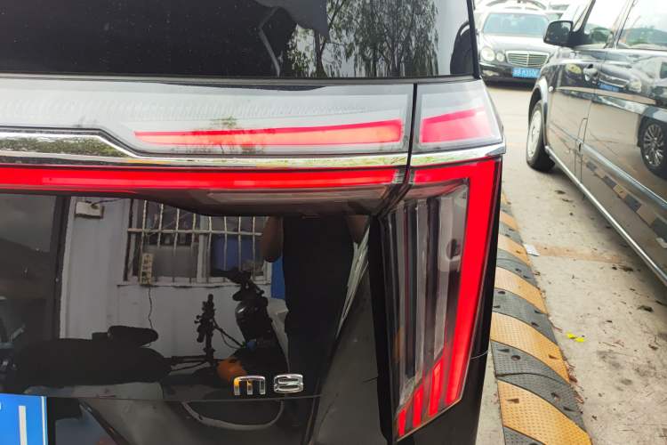 Used GAC Trumpchi M8 2023 Zongshi Series 400T Flagship Edition Exterior 3