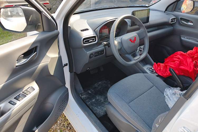 Used Wuling Hongguang New Energy 2025 Model Range-Extending Hybrid 150KM Comfort Edition Driver Seat