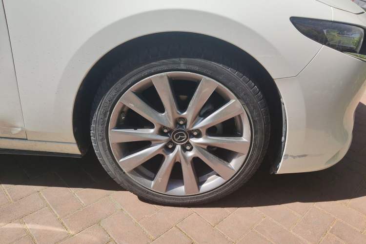 Used Mazda 3 Axela 2020 2.0L Automatic Zhiya Edition Right Front Wheel Hub