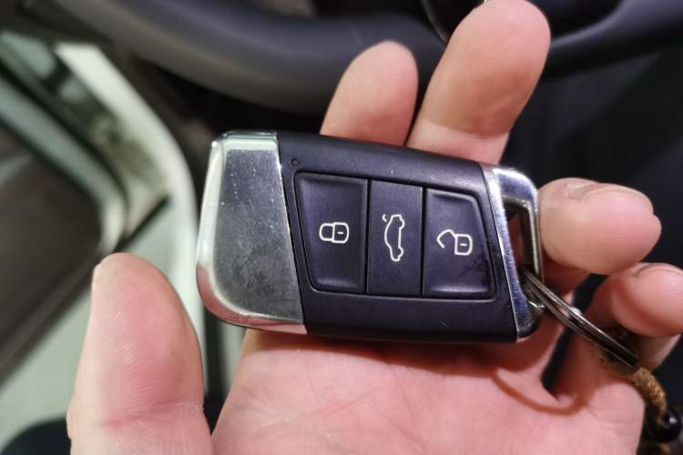 Used Volkswagen Variant 2017 380TSI Two-Wheel Drive Comfort Edition