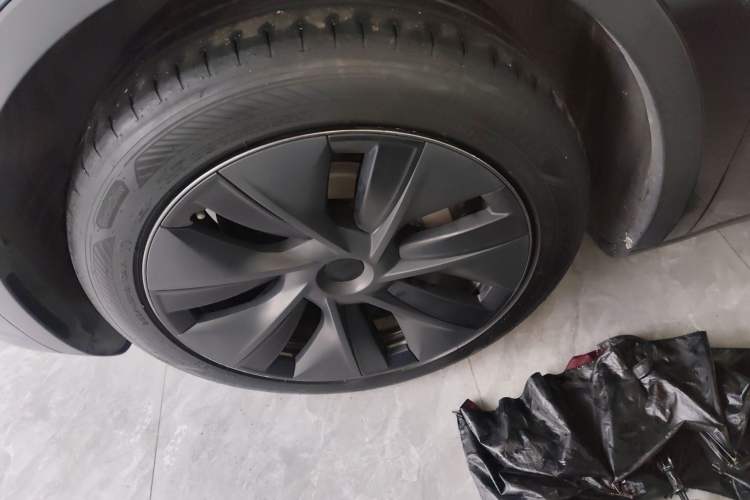 Used Tesla Model Y 2024 Rear-Wheel-Drive Version Left Front Wheel Hub