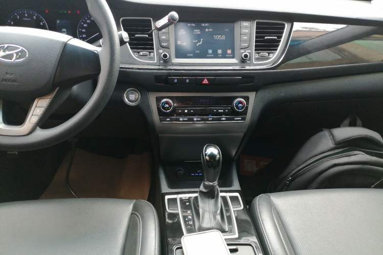 Used Hyundai Mistra 2016 1.8L Automatic Smart GLS Audio And AC Panel