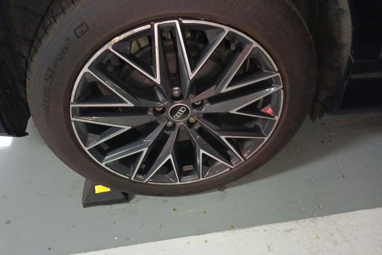 Used Audi Q5 e-tron 2022 40 e-tron Starlight Edition Mech Kit
