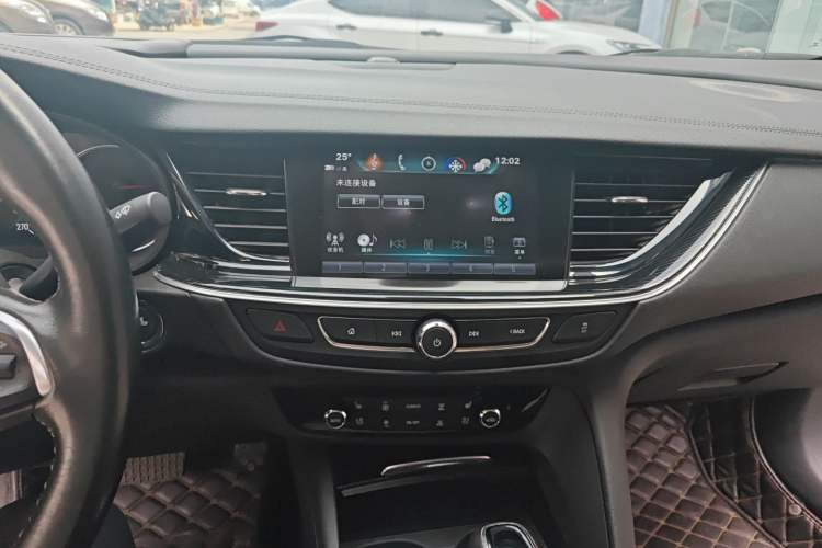 Used Buick Regal 2017 20T Prestige Model Center Console