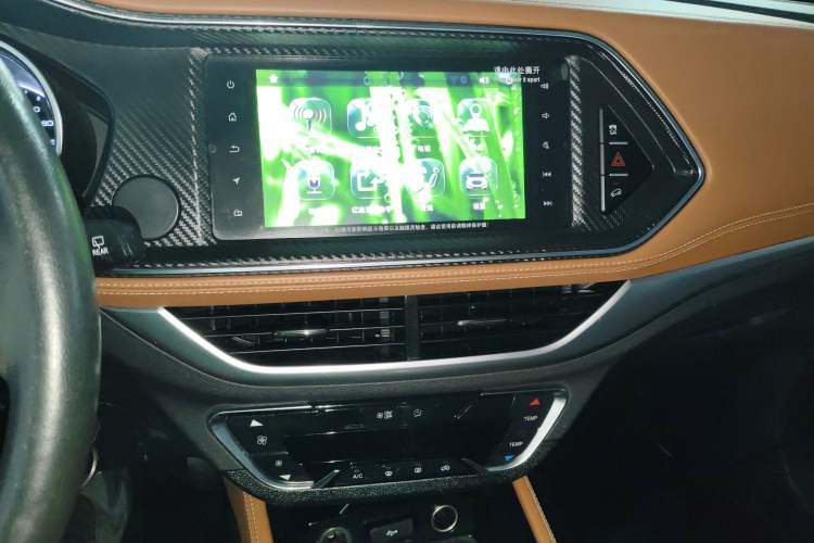 Used Zotye T300 2017 1.5T Manual Luxury Model
