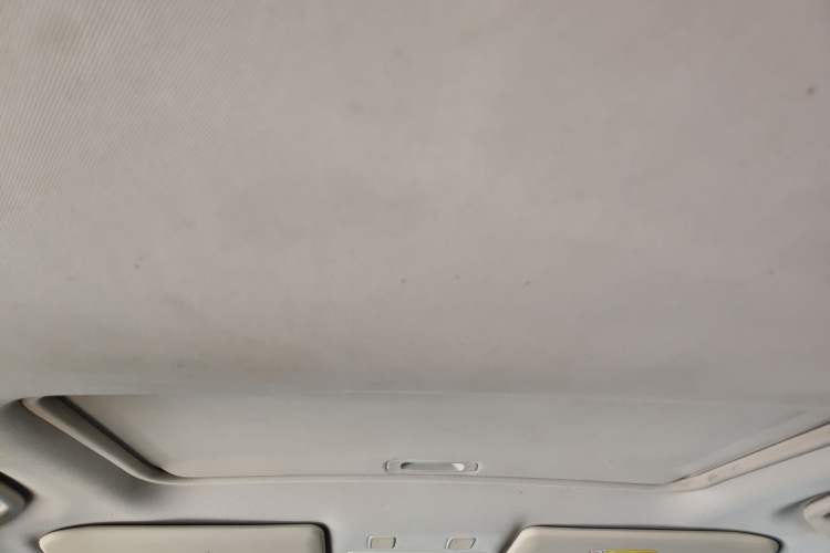 Used Mitsubishi Outlander 2020 2.0L Two-Wheel Drive Comfort Edition 7-Seater Headliner