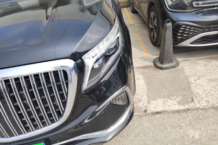 Used Mercedes-Benz V-Class 2016 V 260 Avantgarde Edition
