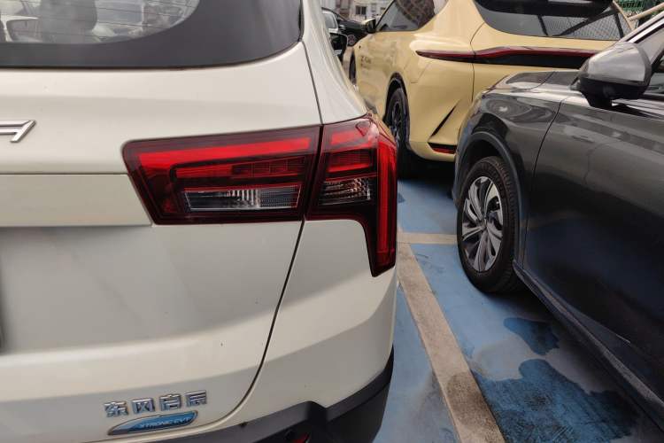 Used Venucia T60 2020 1.6L CVT Smart Drive Version China VI Standard Right Rear Taillight