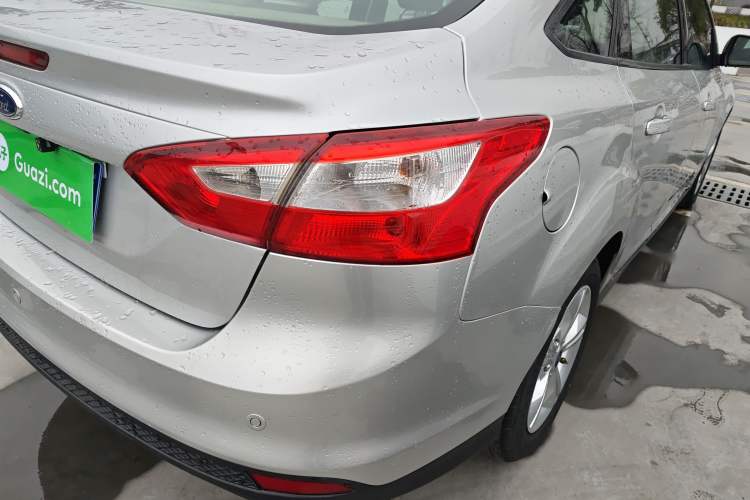 Used Ford Focus 2012 Sedan 1.6L Manual Fashion Edition