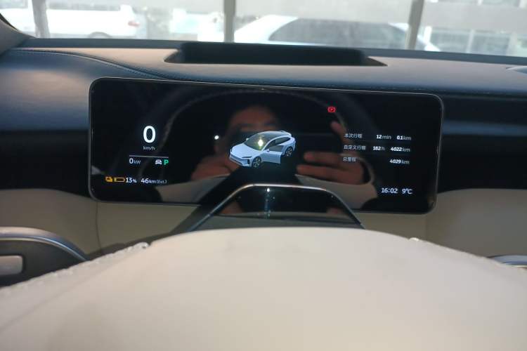 Used Nio ET5T 2025 75 kWh Touring Instrument Cluster