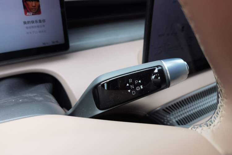 Used XPeng X9 2025 740 Ultra-Long Range Max
