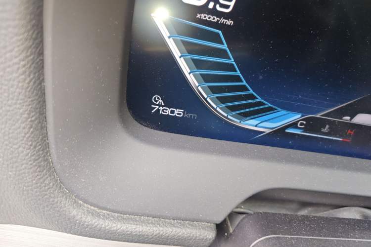 Used BYD Tang 2018 2.0T Automatic SmartConnect Prestige 7-Seater China V Standard
