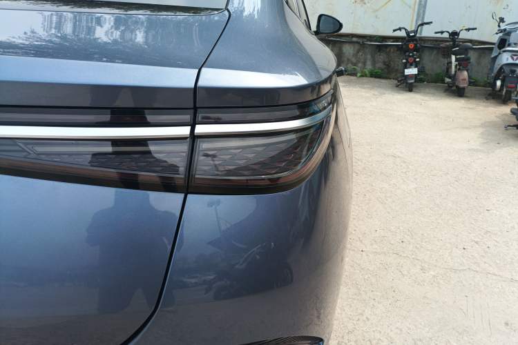 Used BYD Seal 07 DM-i 2025 DM-i 1.5L 125km Prestige Model Right Rear Taillight