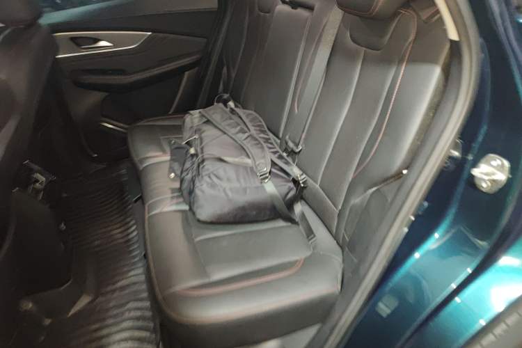 Used FORTHING T5 EVO 2021 1.5TD DCT Diamond Edition Left Rear Seat