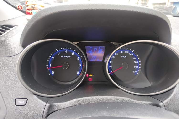 Used Hyundai ix35 2015 2.0L Automatic 2WD Smart Version China V Standard Odometer Close Up