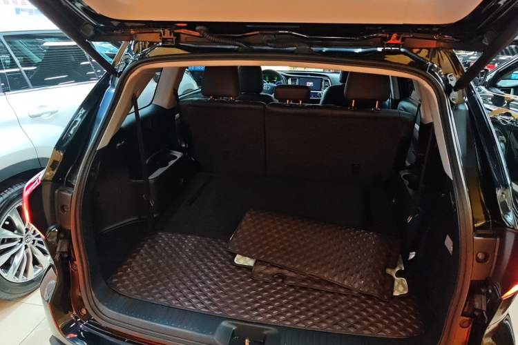 Used Toyota Highlander 2018 2.0T Four-Wheel Drive Luxury Edition 7 Seats China V Emission Standard