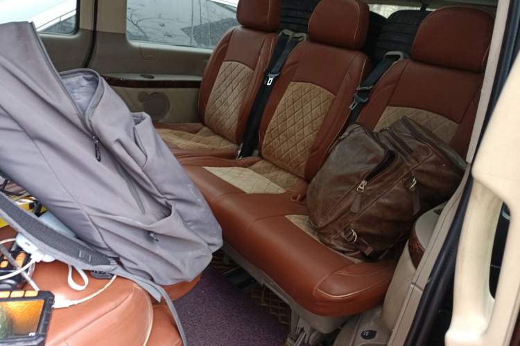 Used Mercedes-Benz Viano 2010 2.5L Luxury Edition