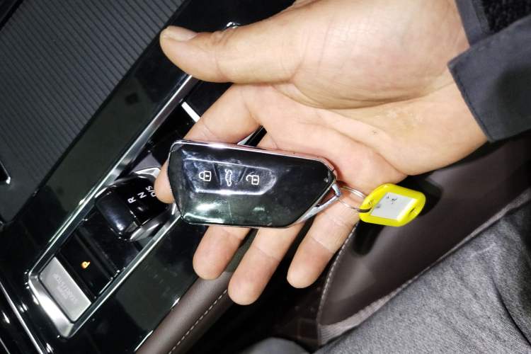 Used Volkswagen Viloran 2024 330TSI Business Edition Vehicle Key