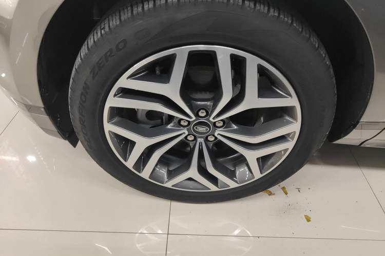 Used Land Rover Range Rover Evoque 2021 Range Rover Velar 249 PS R-Dynamic S Performance Edition
