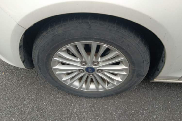 Used Ford Escort 2017 1.5L Automatic Comfort Model Left Front Wheel Hub