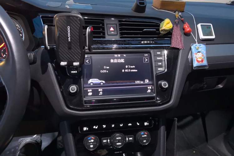 Used Volkswagen Tiguan L 2018 Facelift 330TSI Automatic Two-Wheel Drive Luxury Edition Audio And AC Panel