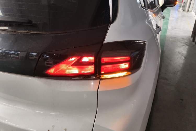 Used CHANGAN CS15 2019 1.5L Automatic Entry Model China VI Standard Exterior 3