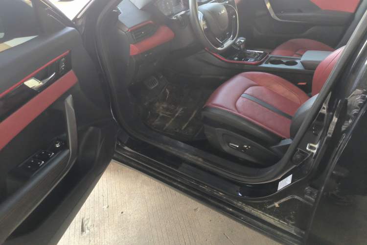 Used Dongfeng Aeolus Yixuan 2022 230T Automatic Adaptive-Beam Knight Edition
