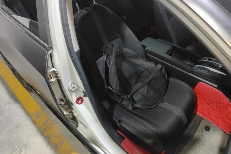 Used Honda Civic 2019 220TURBO CVT Dynamic Edition China VI Emission Standard Right Front Seat