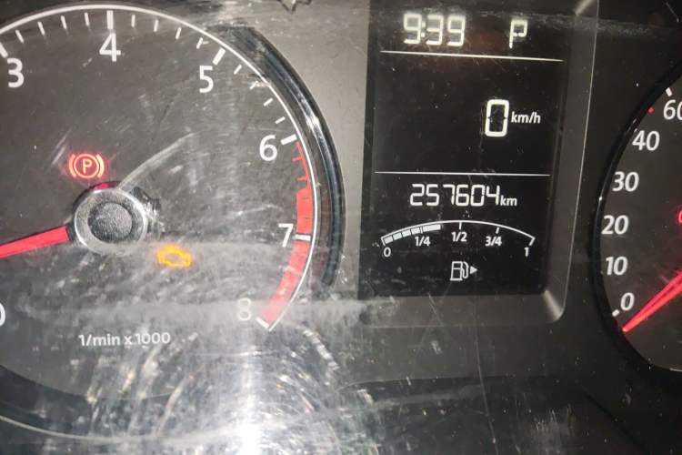 Used Volkswagen Gran Lavida 2013 1.6L Automatic Fashion Model