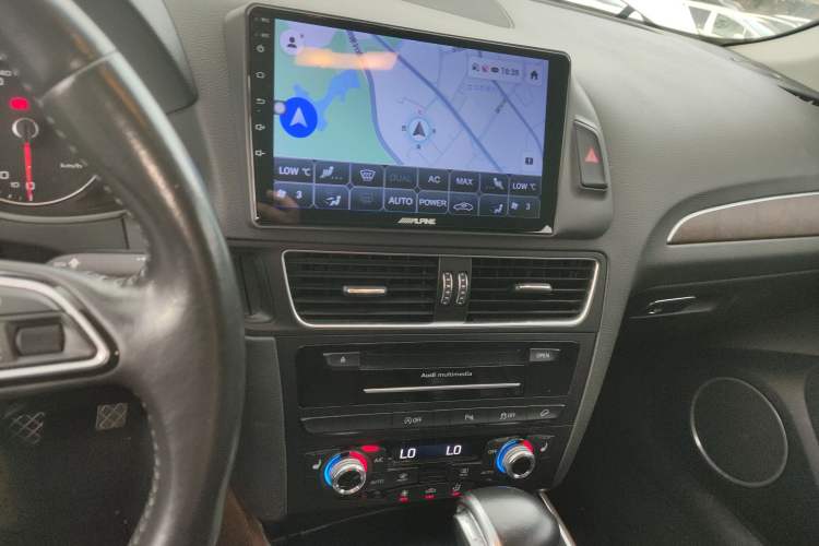 Used Audi Q5 2015 40 TFSI Comfort Model Audio And AC Panel