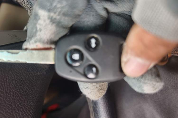 Used BYD F6 2011 Golden Edition 2.0L CVT Deluxe Model
