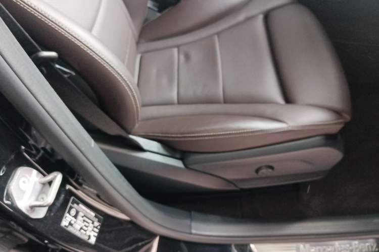 Used Mercedes-Benz GLC 2018 GLC 260 4MATIC Dynamic Edition Right Front Seat