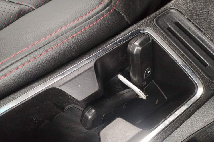 Used Baojun 560 2016 1.8L Manual Luxury Edition Interior 1