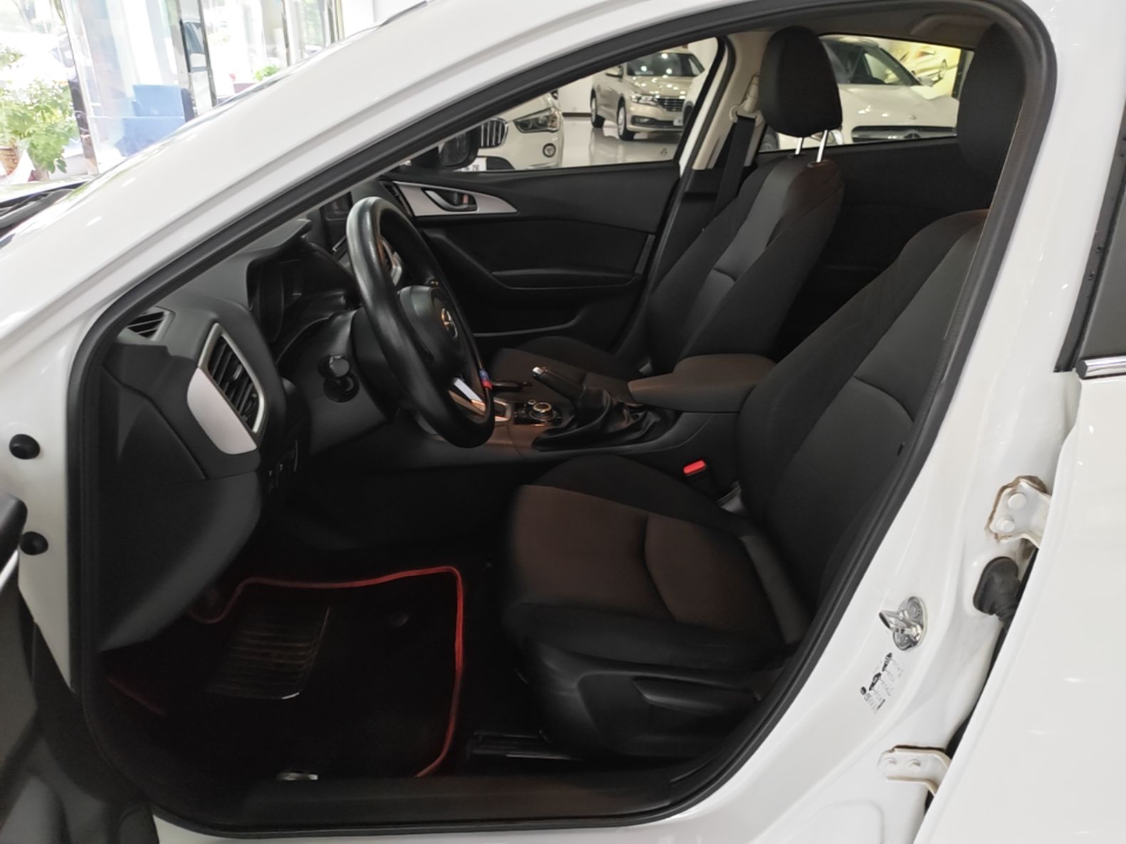 Vordere Reihe im Auto