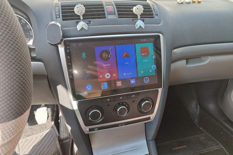 Used Skoda Octavia 2013 1.6L Manual Yijie Edition Audio And AC Panel