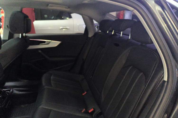 Used Audi A4L 2020 40 TFSI Luxury Dynamic Model
