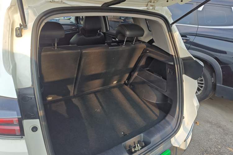 Used CHANGAN CS15 2019 1.5L Manual Entry-Level Version China VI Standard Trunk